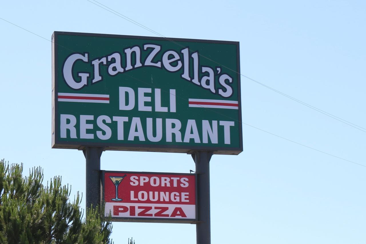 Granzella'S Inn Williams Exterior photo